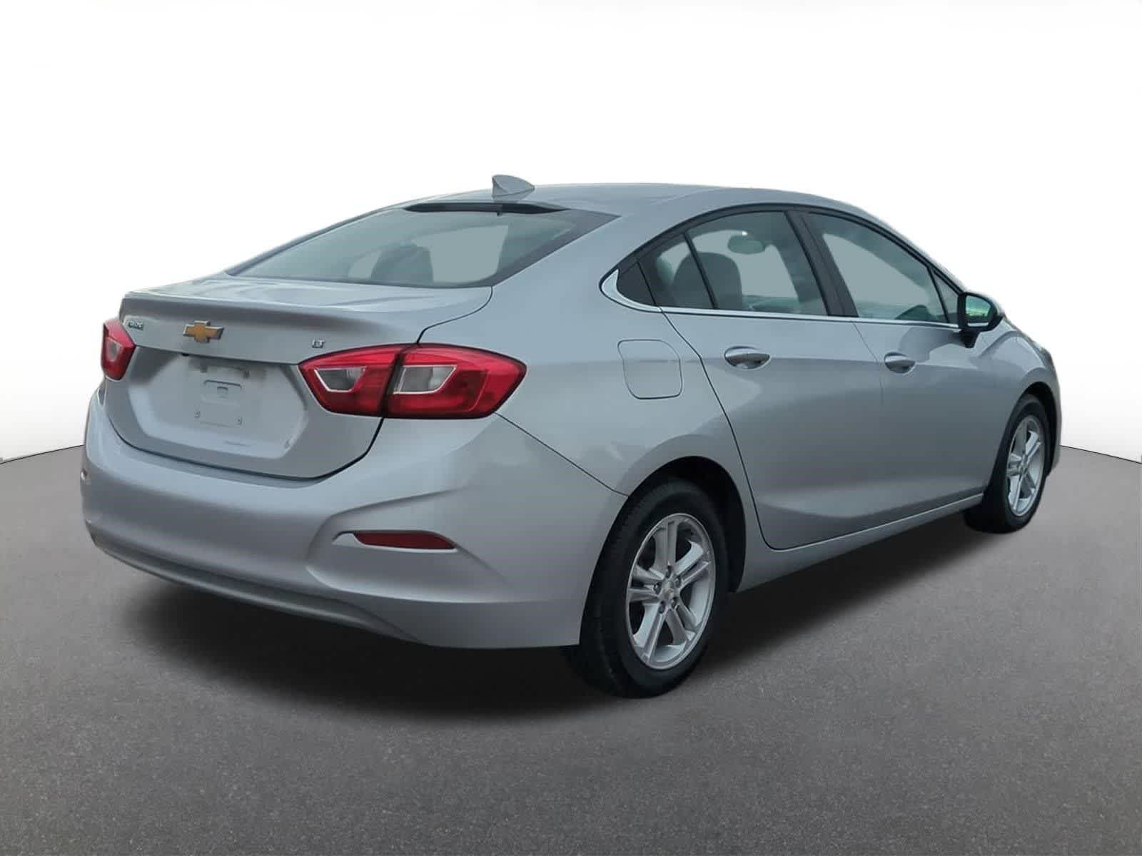 Thumbnail: 2018 Chevrolet Cruze - 6