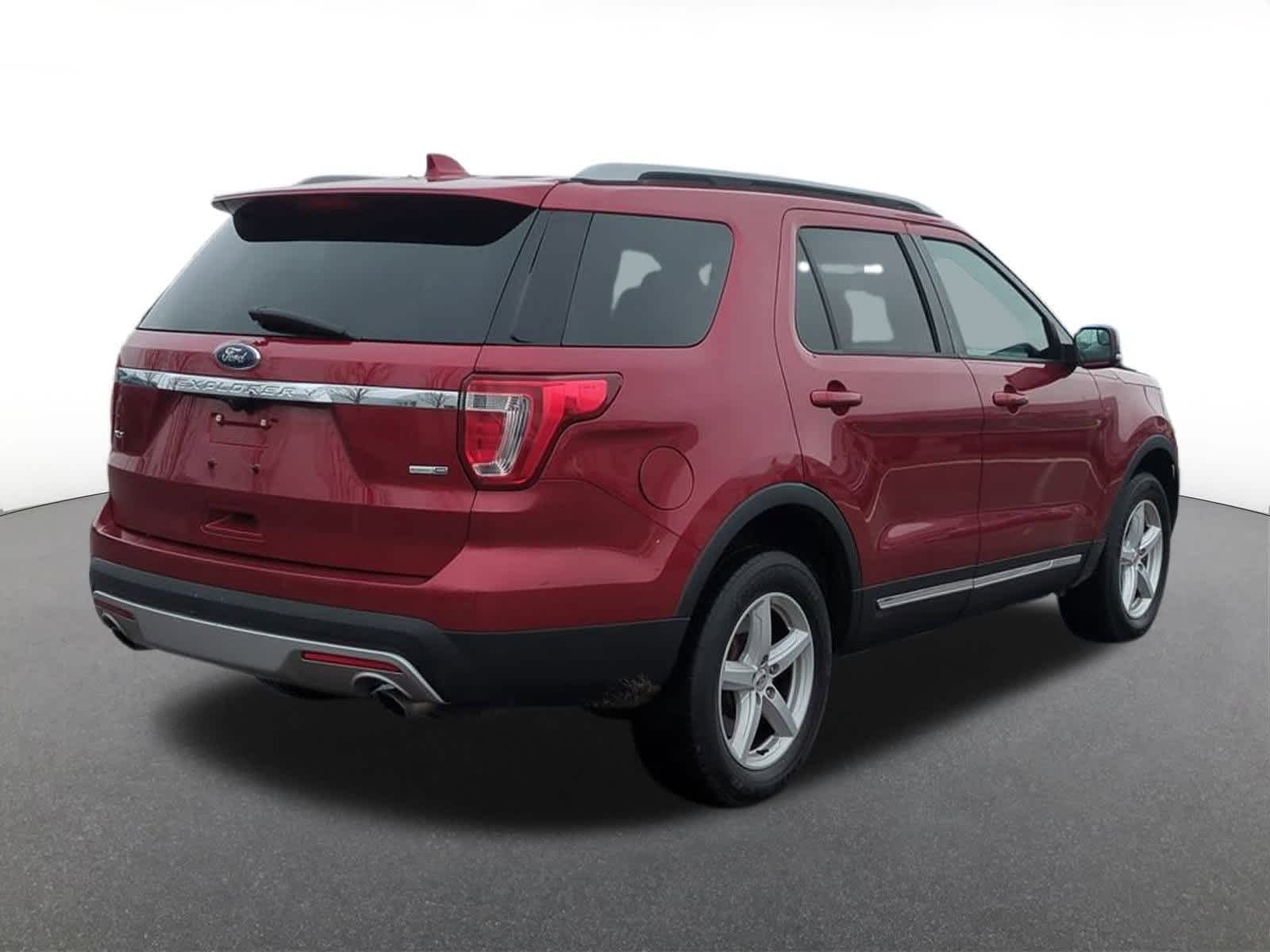 Thumbnail: 2017 Ford Explorer - 6