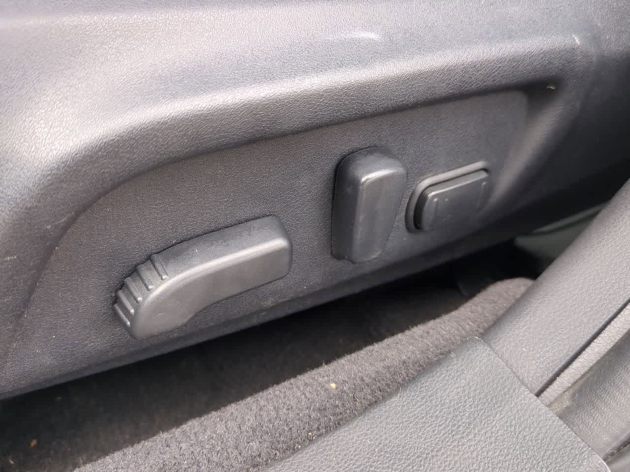 Thumbnail: 2016 Subaru Legacy - 16