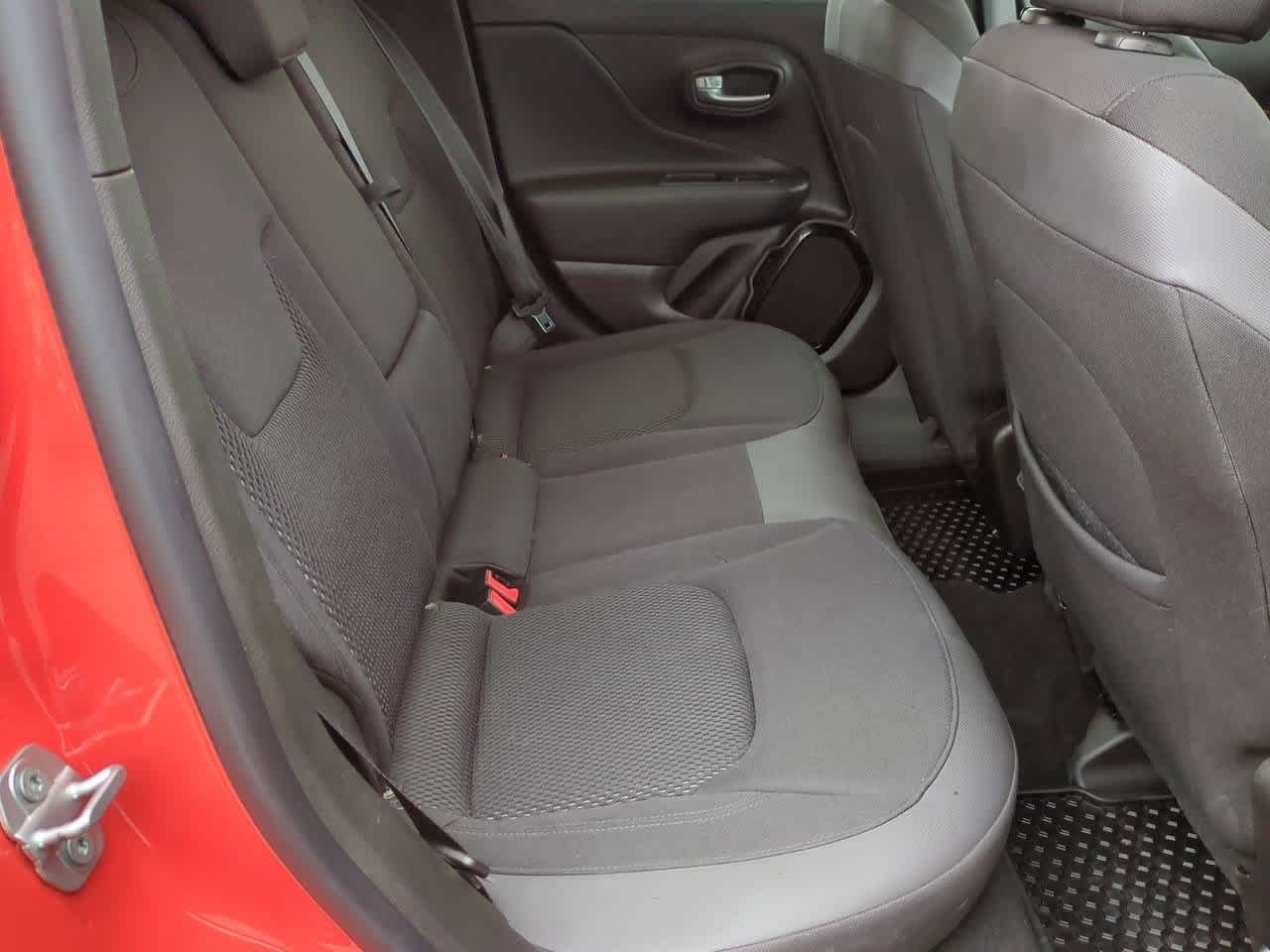 Thumbnail: 2018 Jeep Renegade - 19