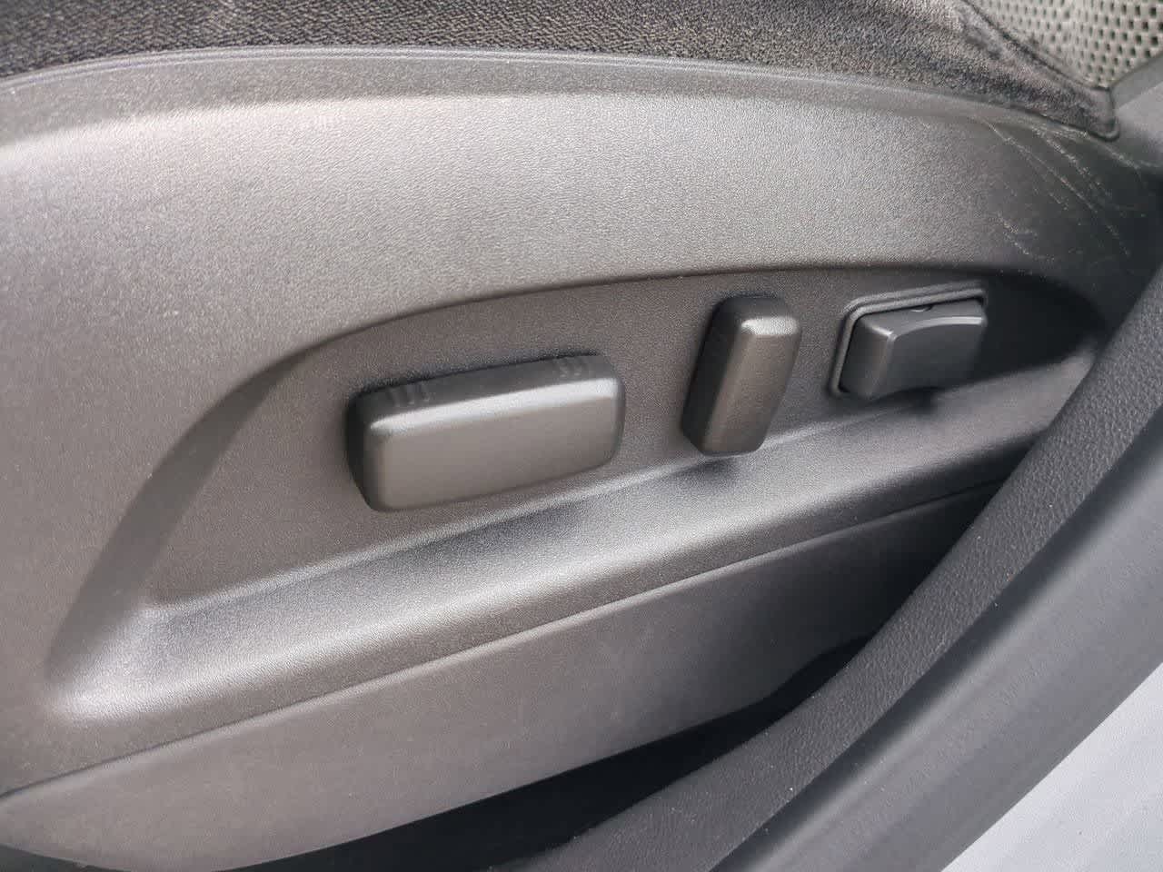 Thumbnail: 2012 Chevrolet Equinox - 16