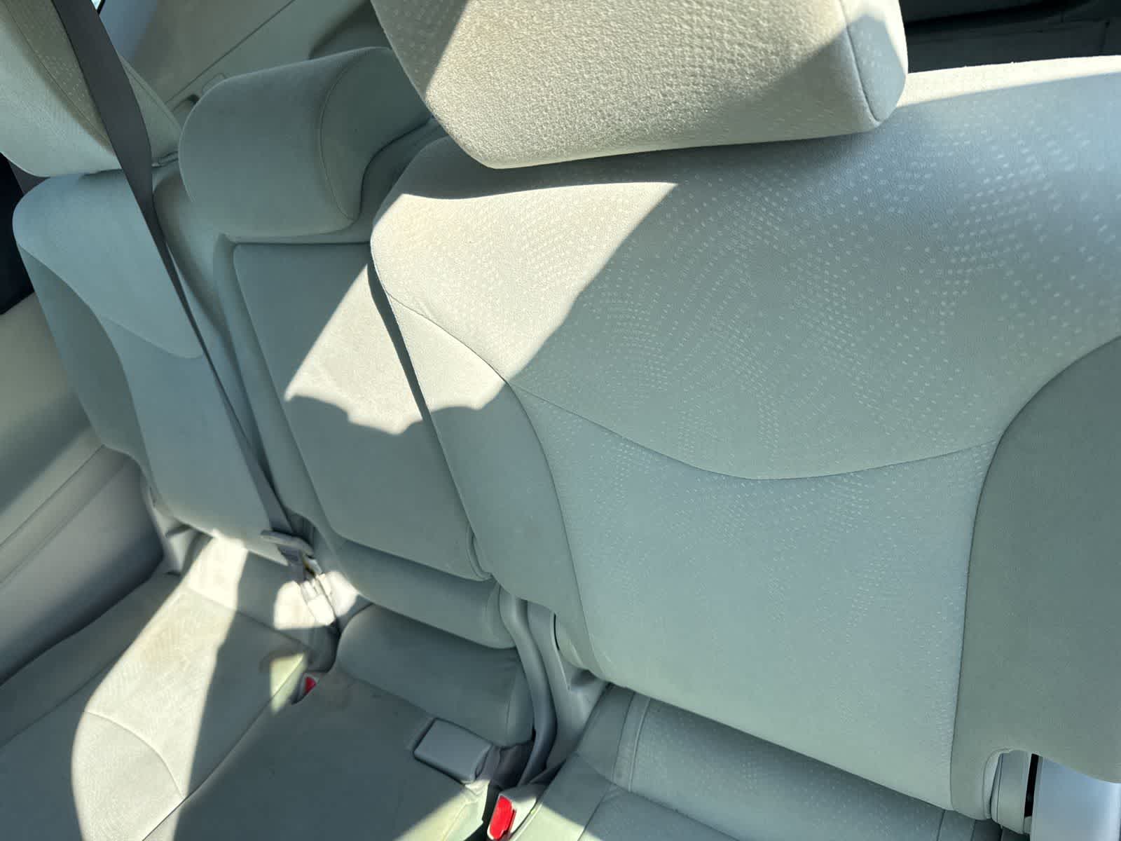 Thumbnail: 2014 Toyota Prius v - 16