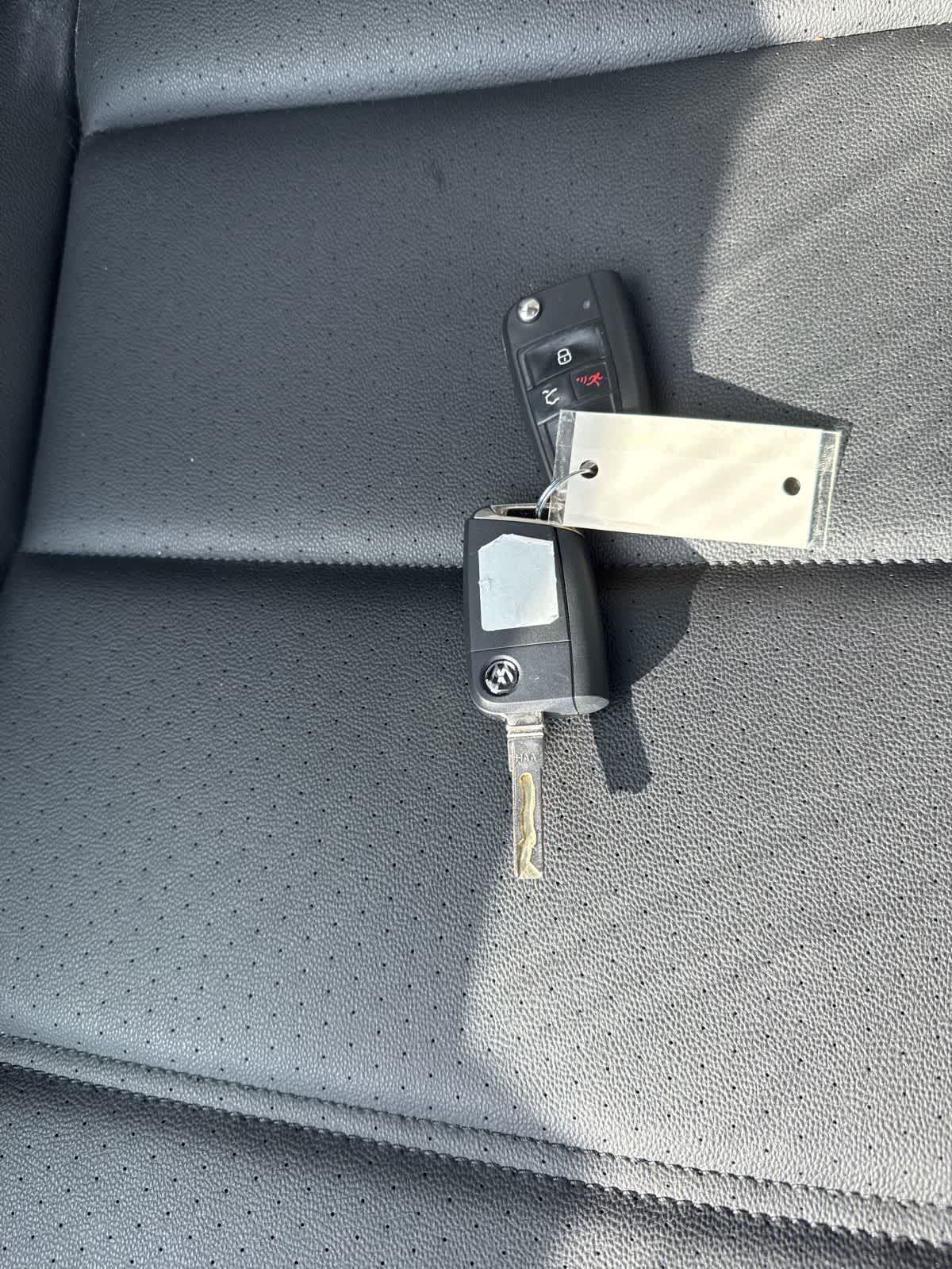 Thumbnail: 2017 Volkswagen Golf - 20