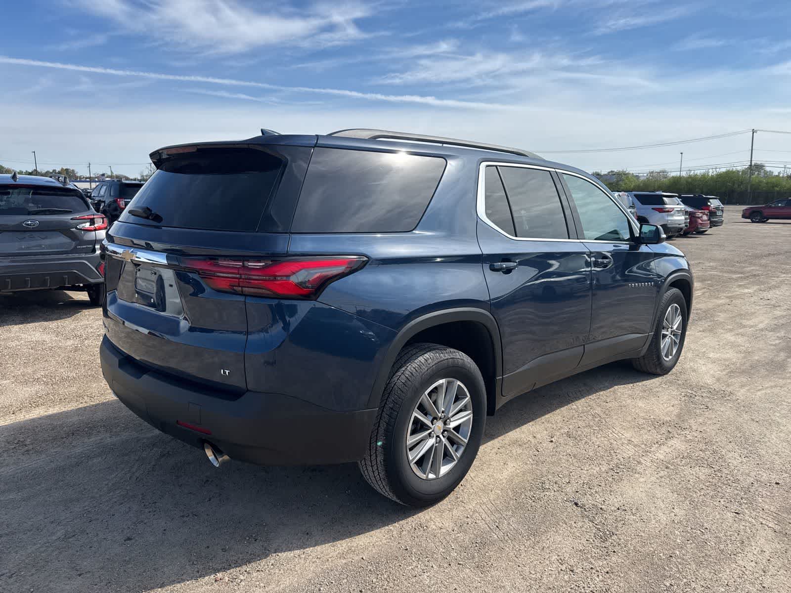 Thumbnail: 2023 Chevrolet Traverse - 3