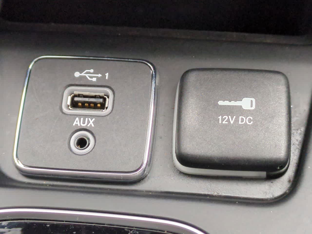 Thumbnail: 2021 Jeep Cherokee - 30