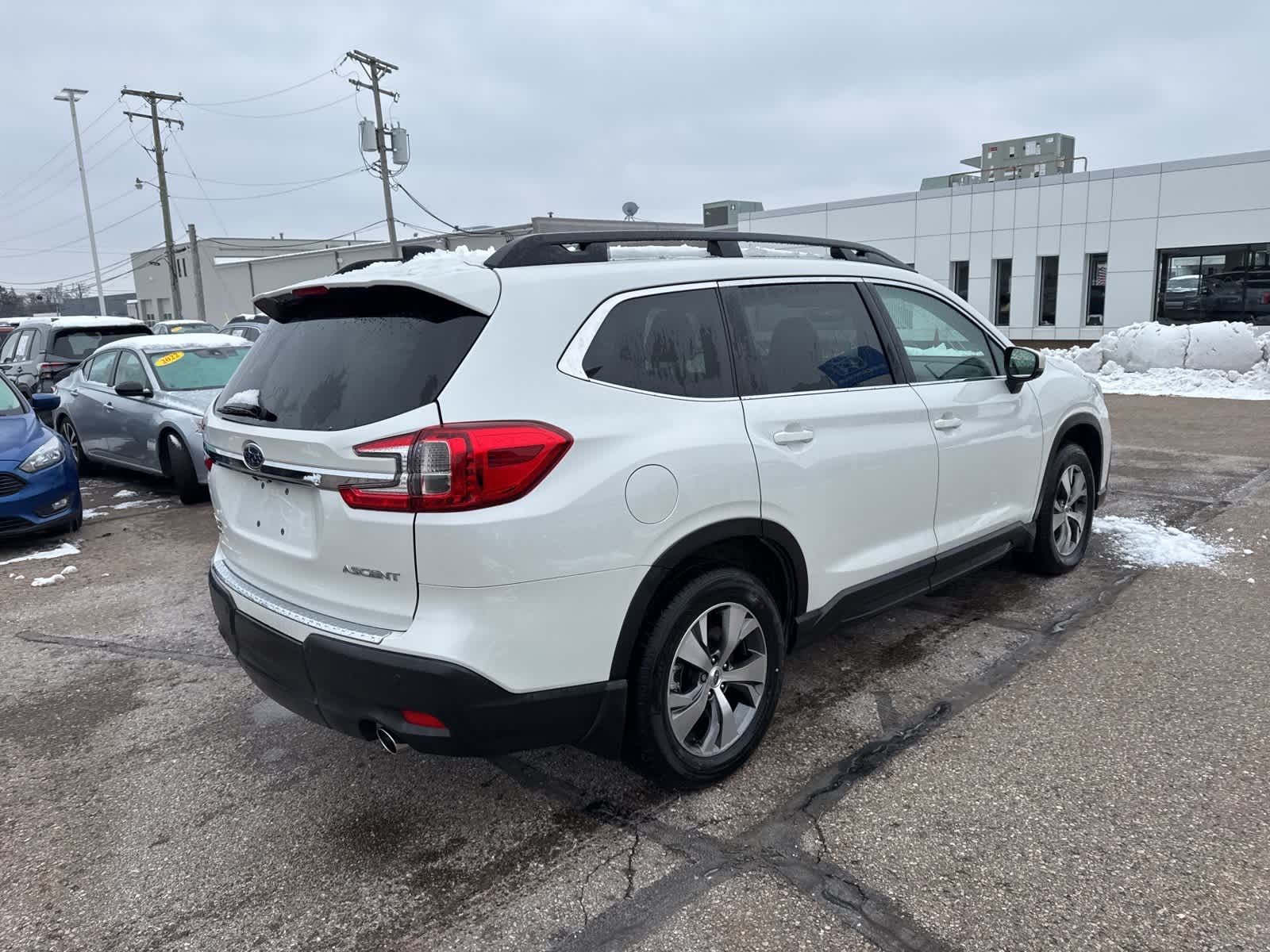 2025 Subaru Ascent Premium photo 3