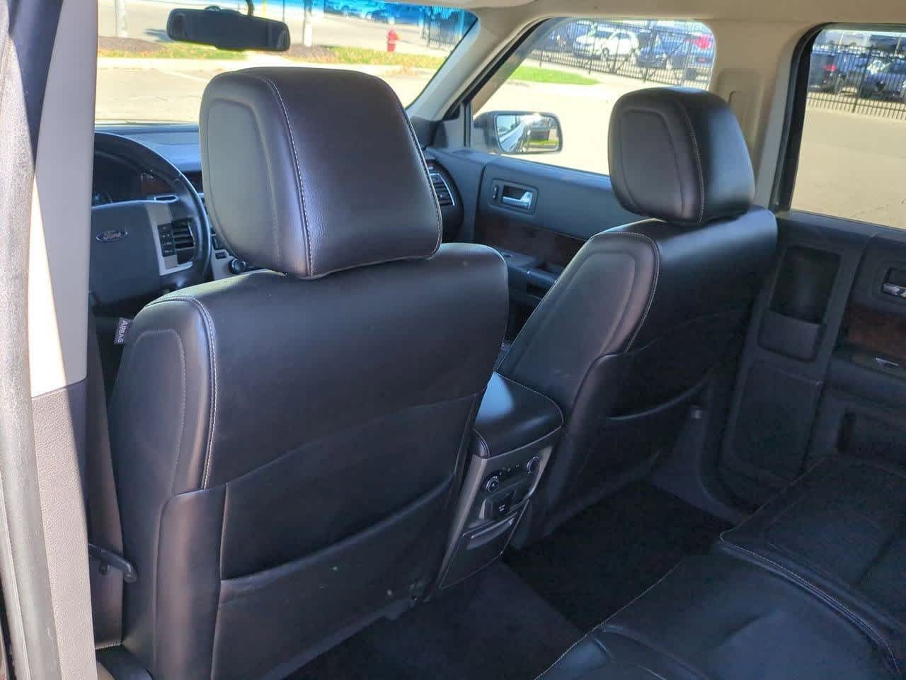 Thumbnail: 2010 Ford Flex - 17