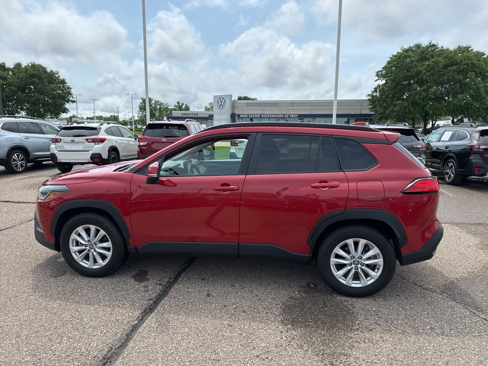 2022 Toyota Corolla Cross LE 12