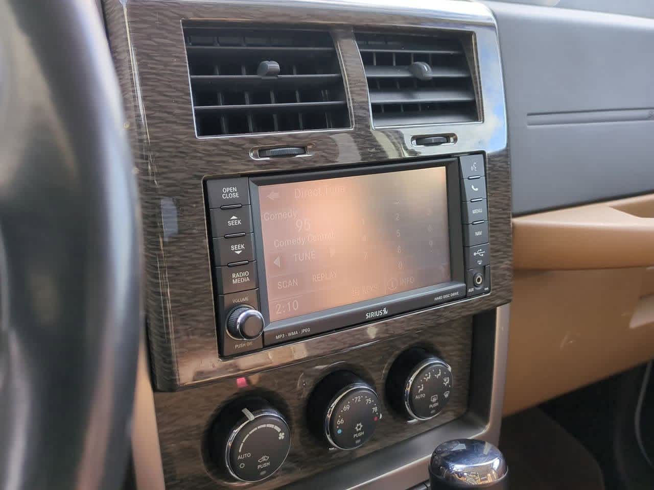 Thumbnail: 2012 Jeep Liberty - 28