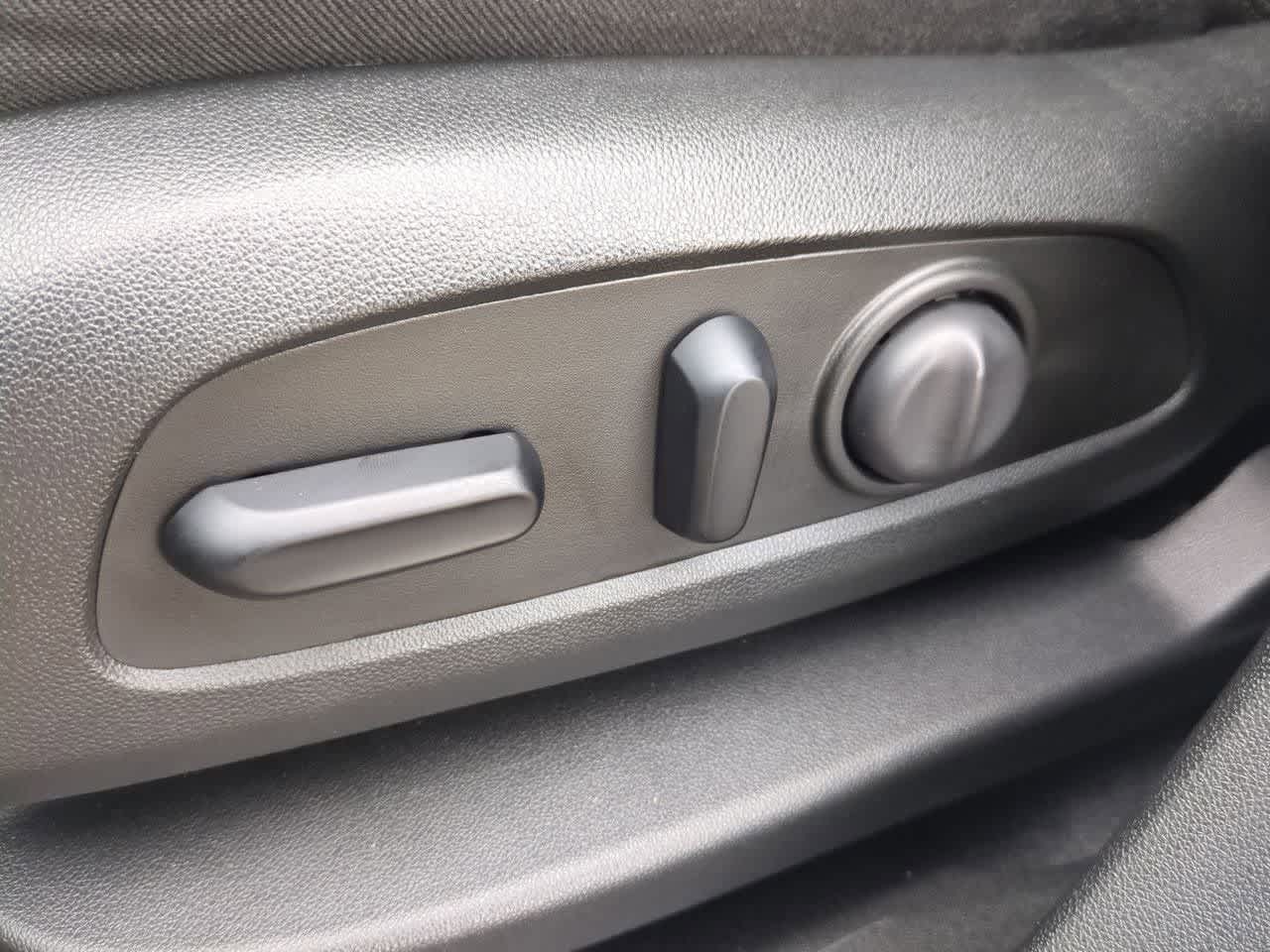 Thumbnail: 2020 Chevrolet Equinox - 16