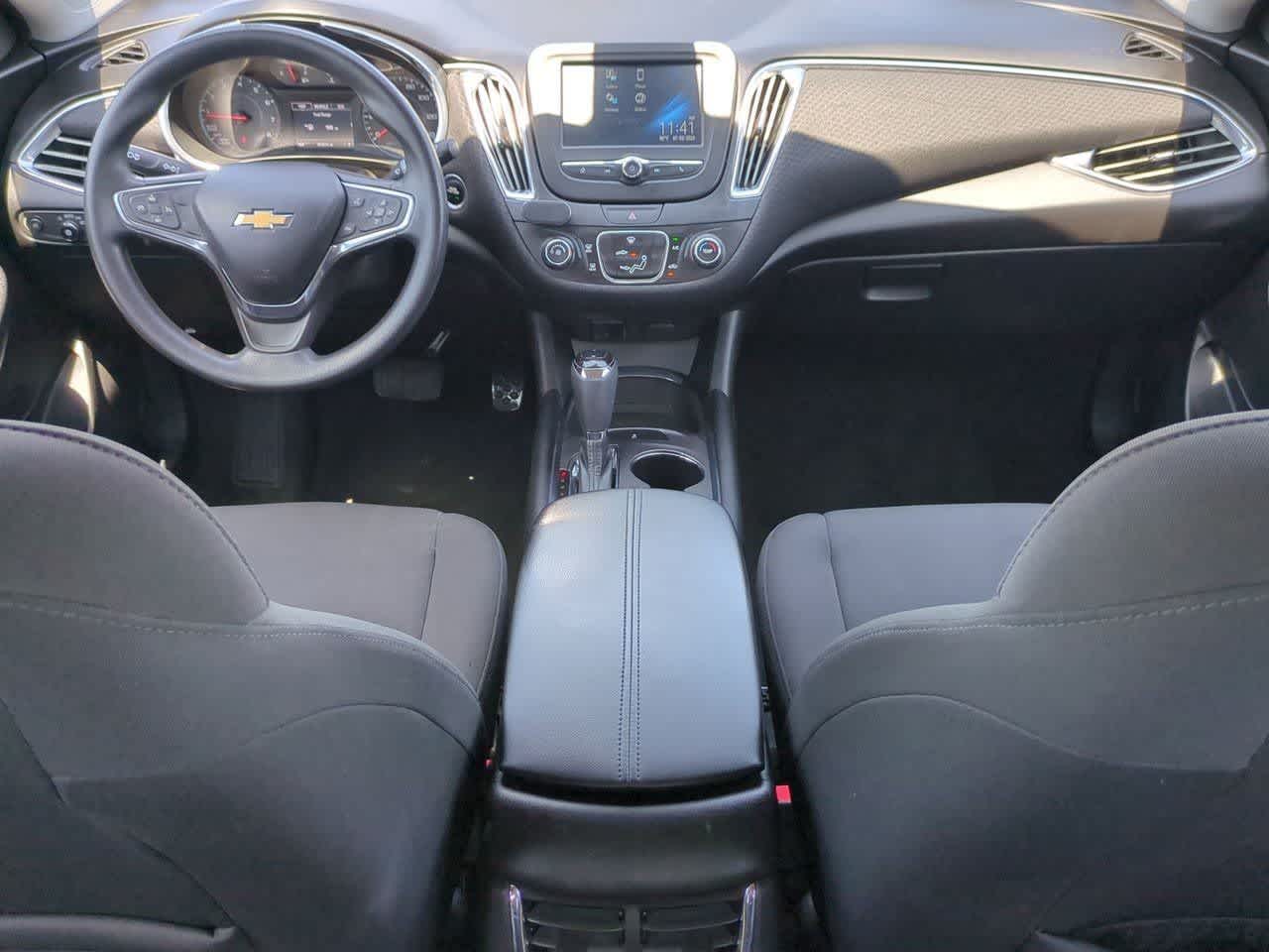 Thumbnail: 2017 Chevrolet Malibu - 14