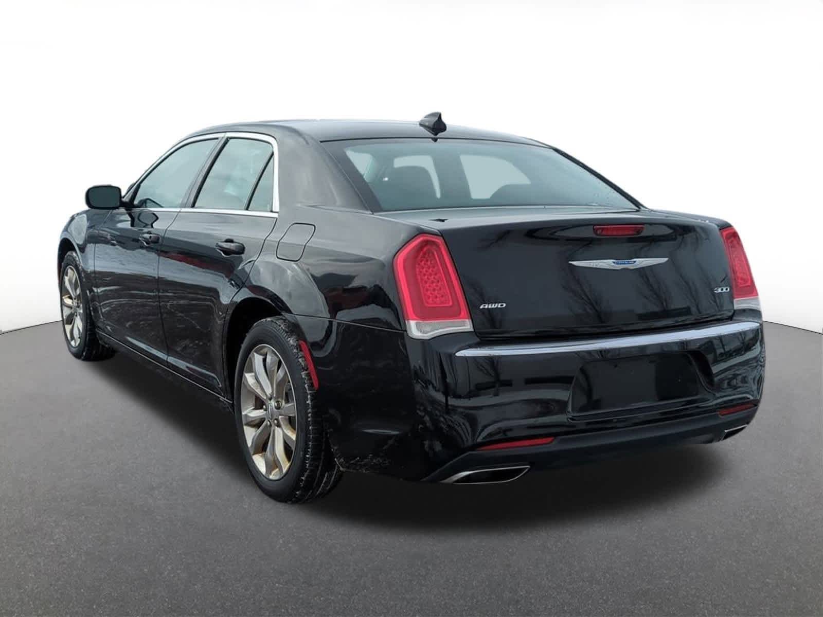 Thumbnail: 2018 Chrysler 300 - 4