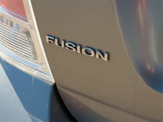 2009 Ford Fusion SE 12