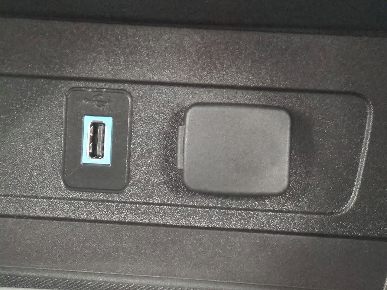 Thumbnail: 2017 Ford Escape - 28