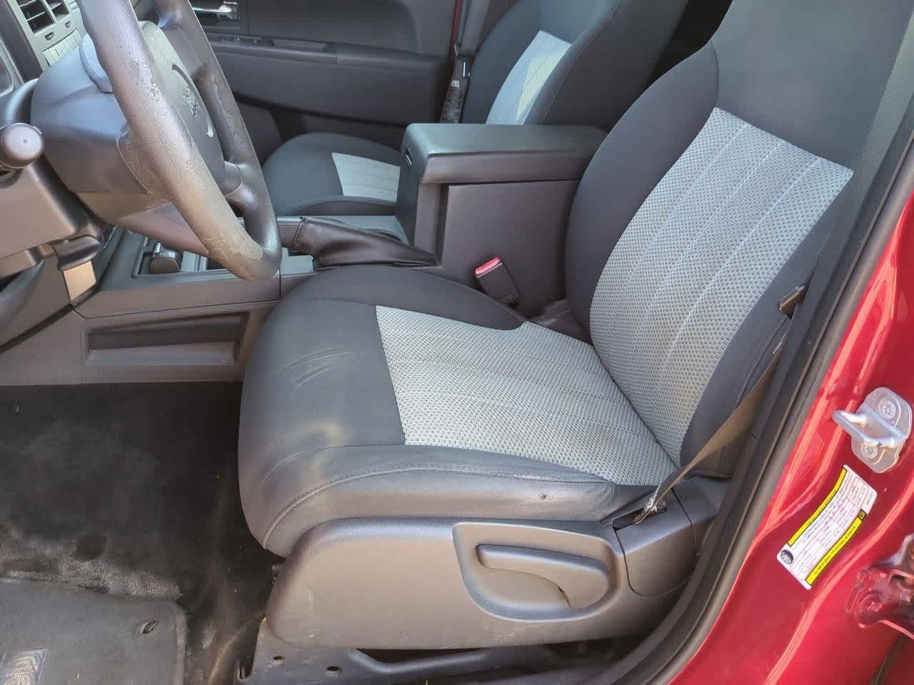 Thumbnail: 2010 Jeep Liberty - 15