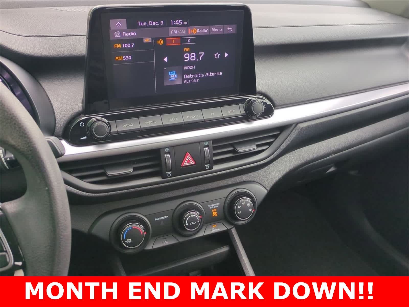 Thumbnail: 2022 Kia Forte - 25