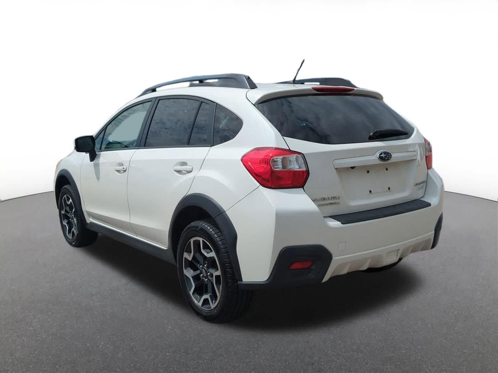 Thumbnail: 2017 Subaru Crosstrek - 4