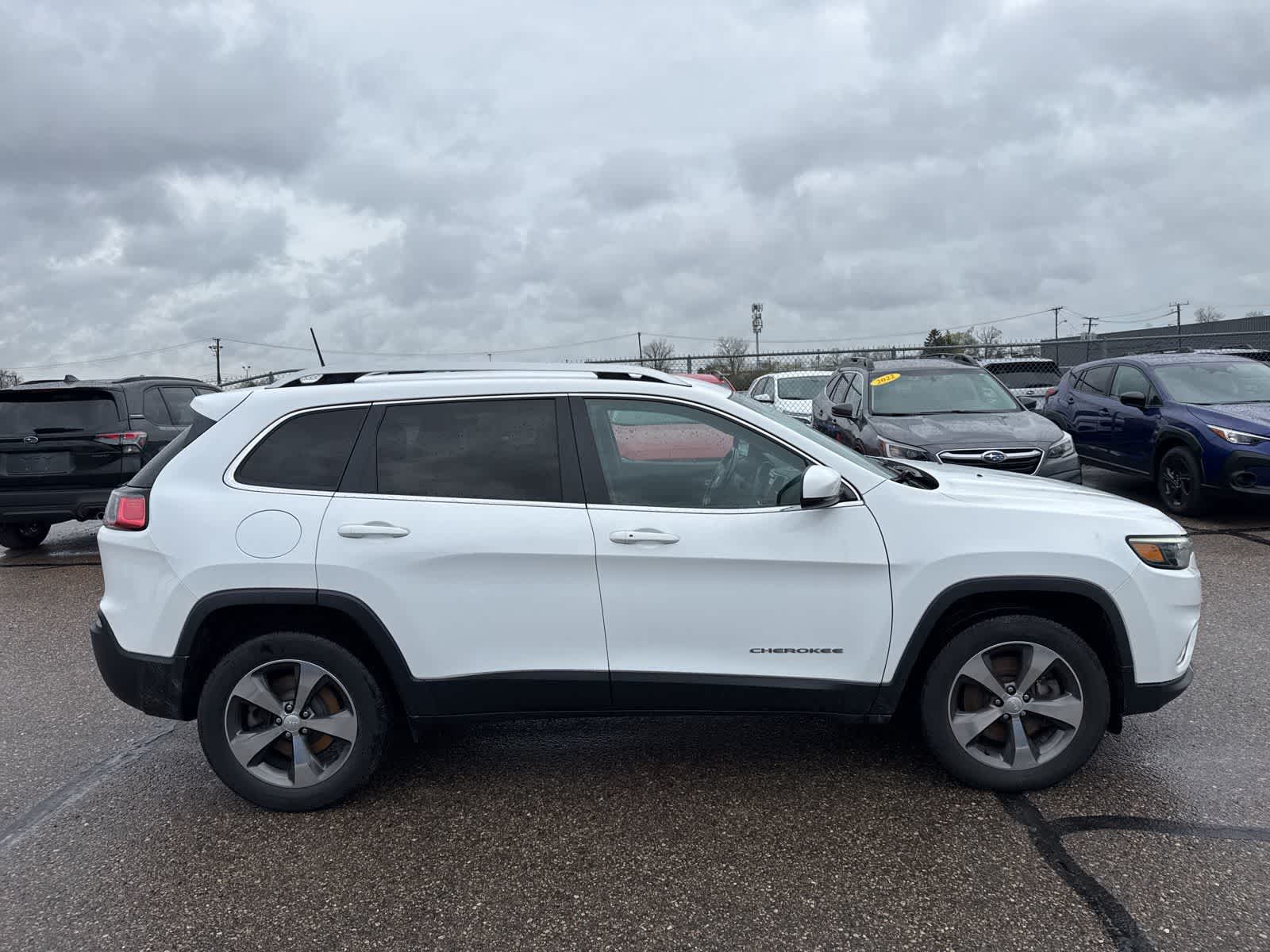 Thumbnail: 2020 Jeep Cherokee - 9