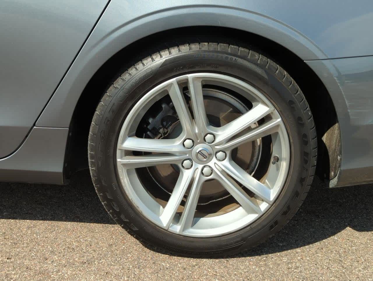 2018 Volvo S90 T5 Momentum 12