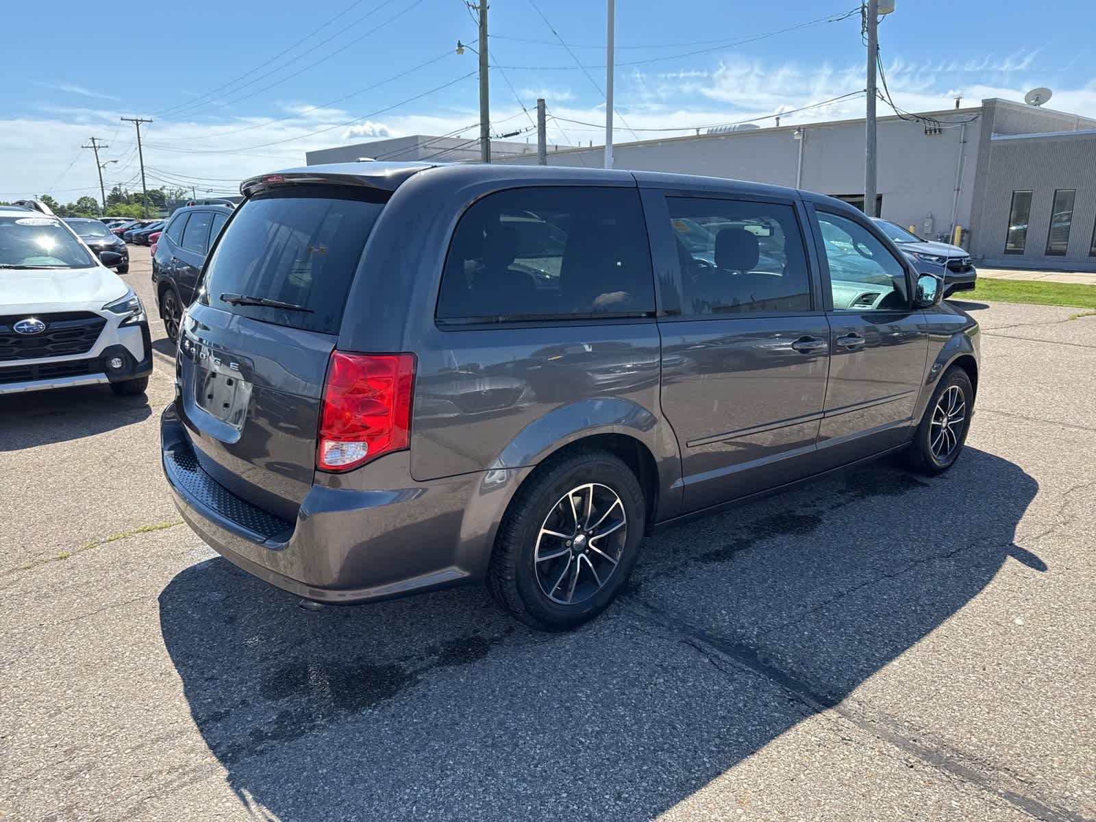 Thumbnail: 2017 Dodge Grand Caravan - 3