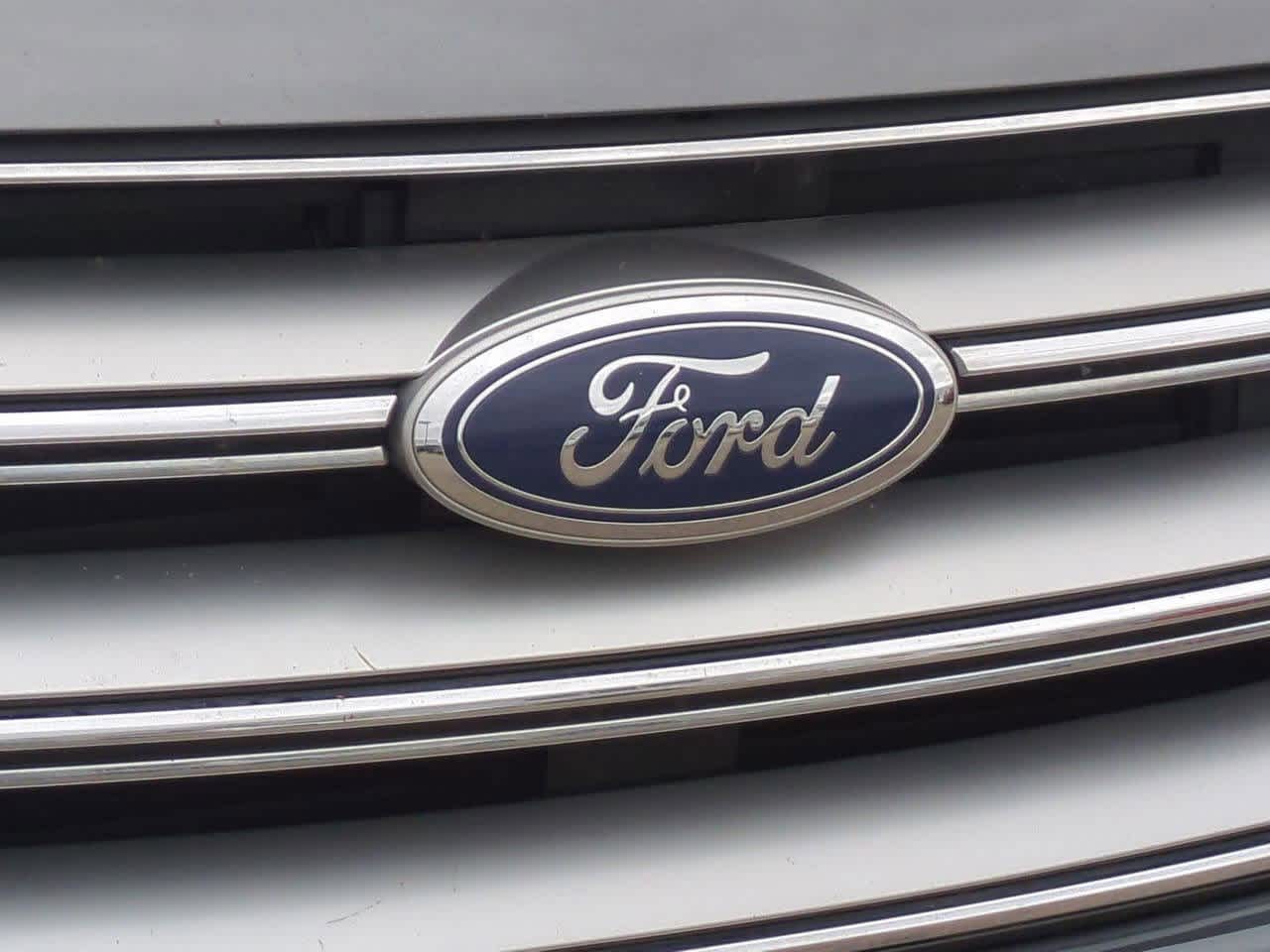 Thumbnail: 2015 Ford Edge - 11