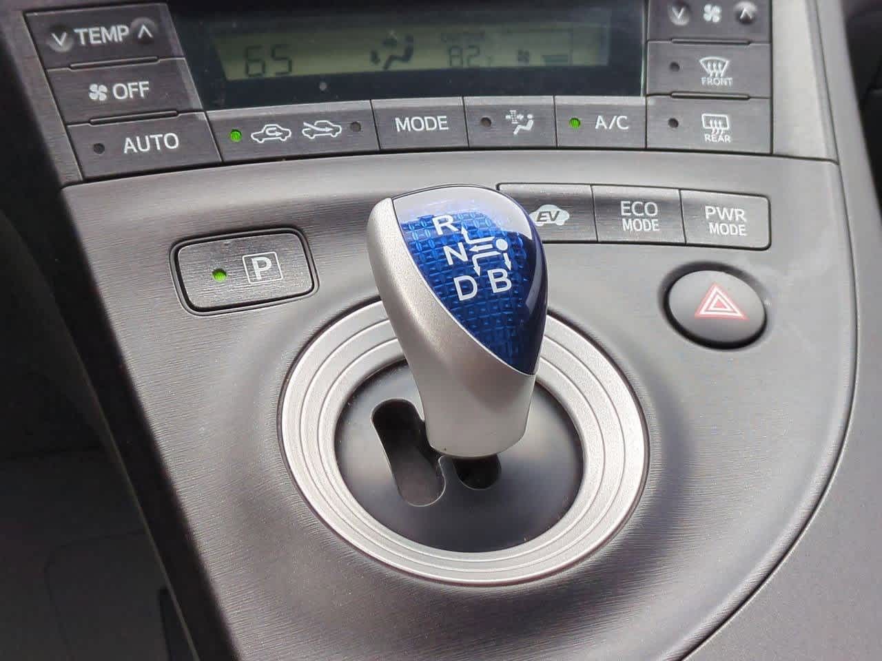 Thumbnail: 2010 Toyota Prius - 28