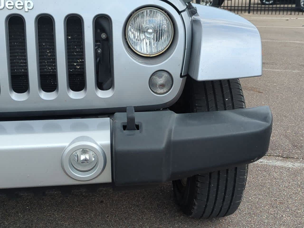 Thumbnail: 2015 Jeep Wrangler - 10