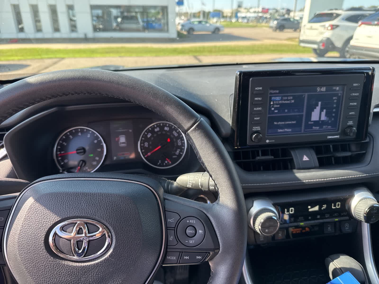 Thumbnail: 2022 Toyota RAV4 - 18