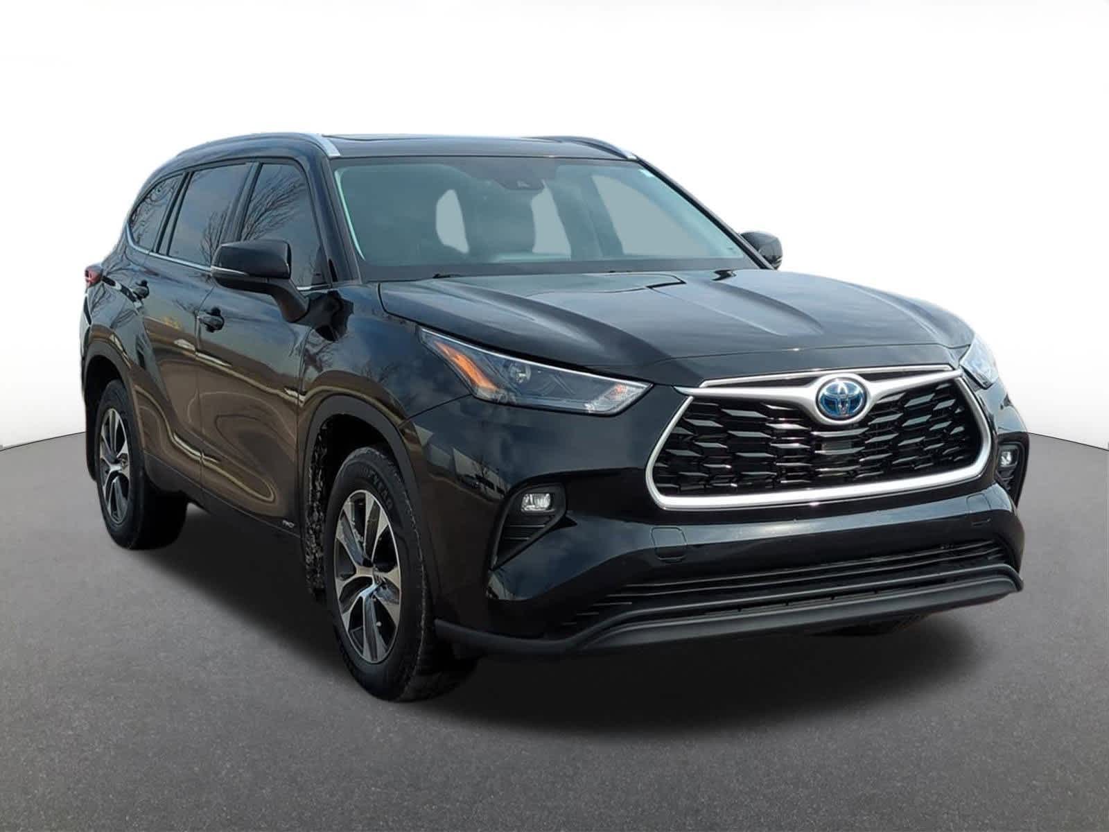 Thumbnail: 2022 Toyota Highlander - 8