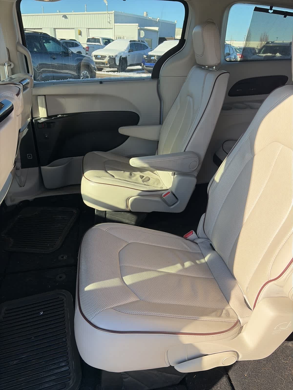 Thumbnail: 2018 Chrysler Pacifica - 16