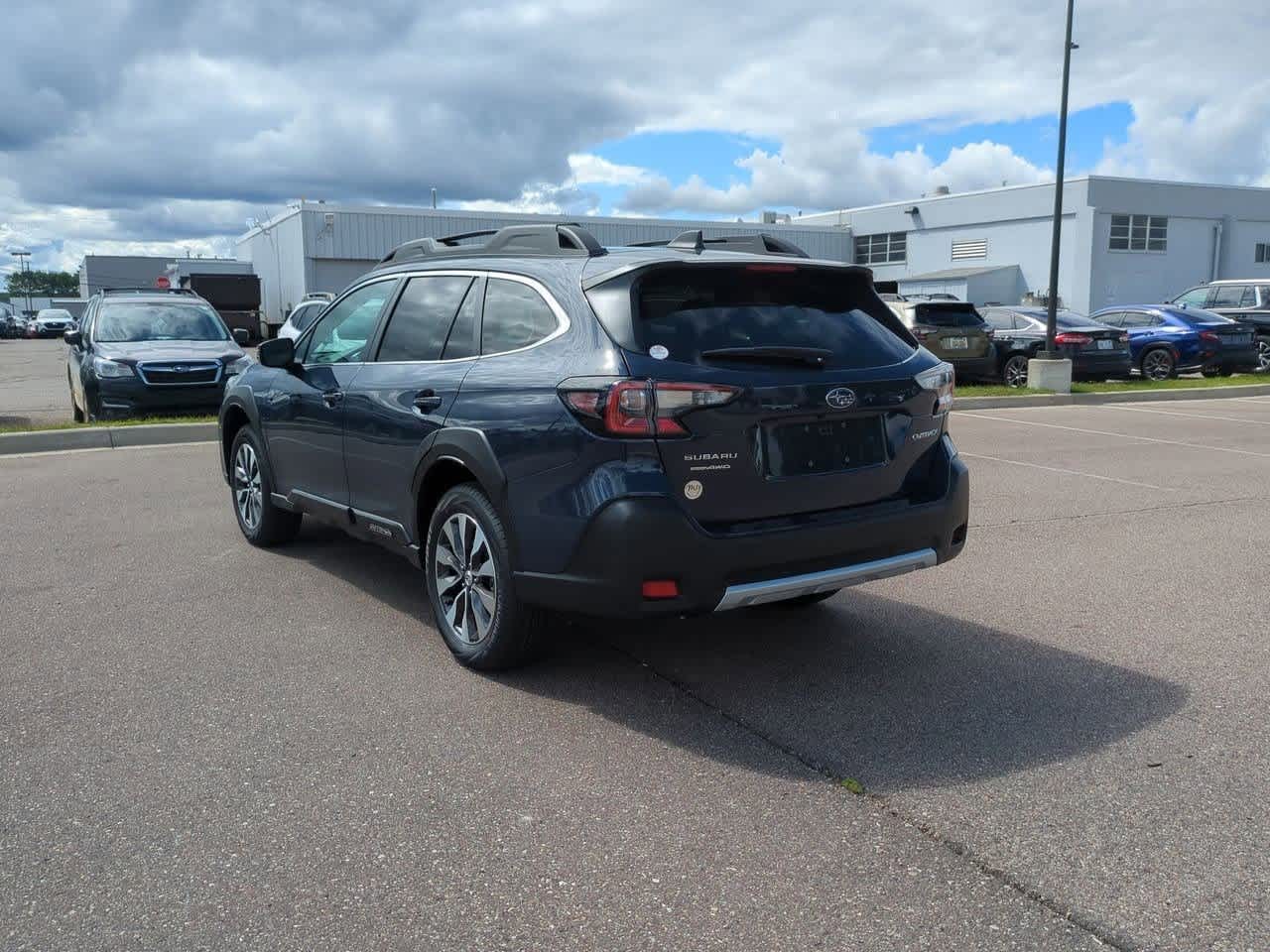2025 Subaru Outback Limited photo 3