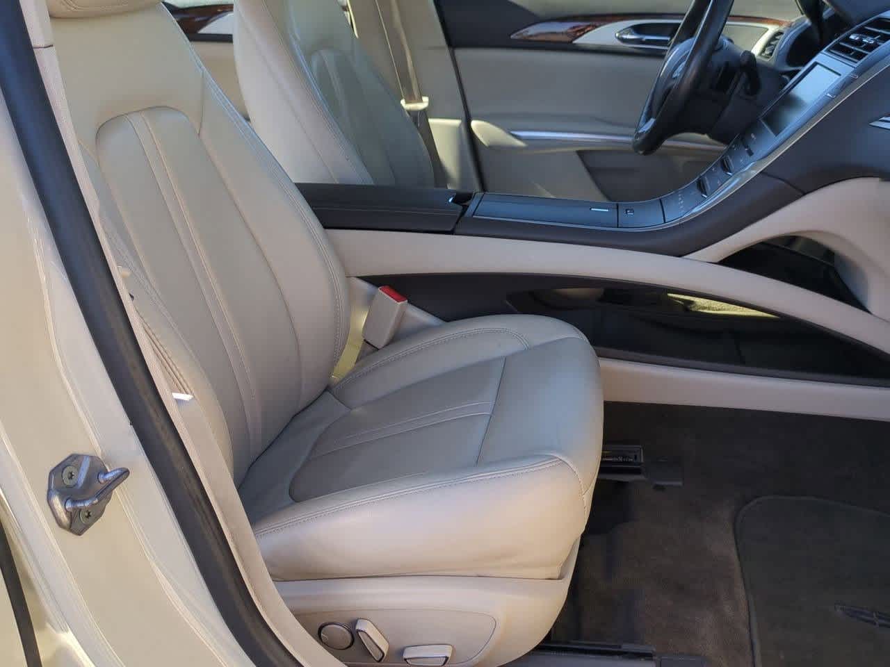 Thumbnail: 2016 Lincoln MKZ - 20