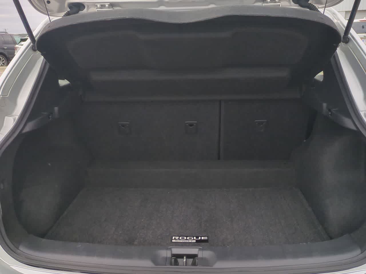 Thumbnail: 2018 Nissan Rogue Sport - 31