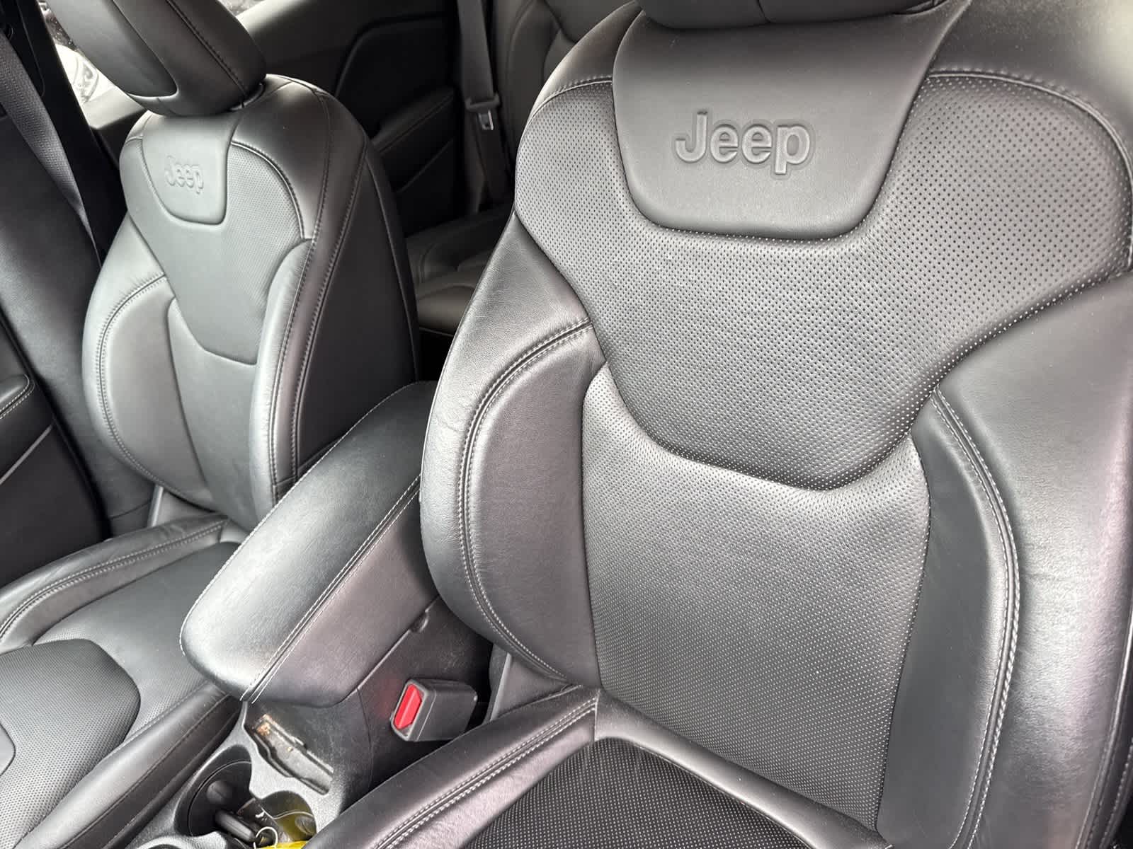 Thumbnail: 2020 Jeep Cherokee - 15