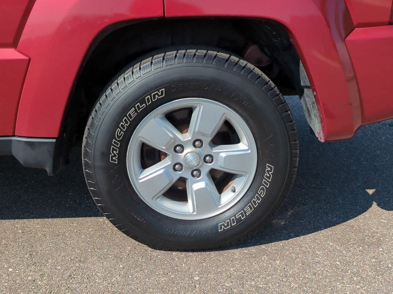 Thumbnail: 2010 Jeep Liberty - 13