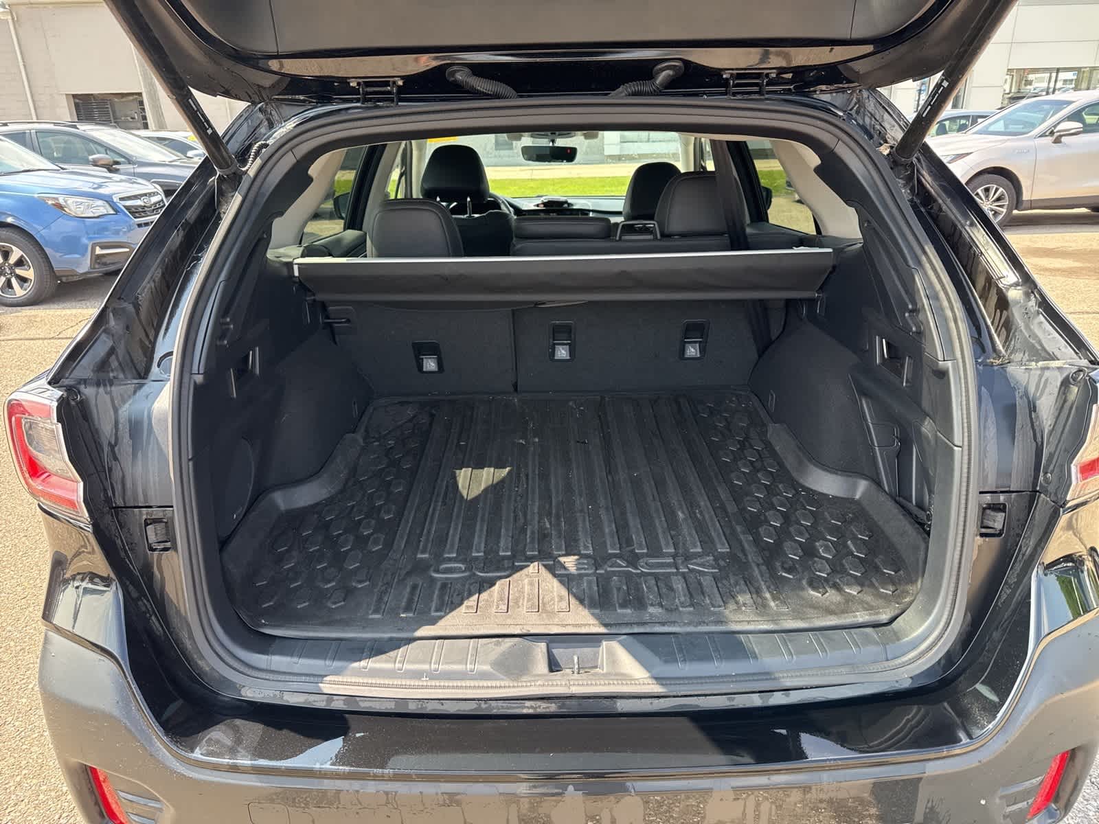 2022 Subaru Outback Limited 14