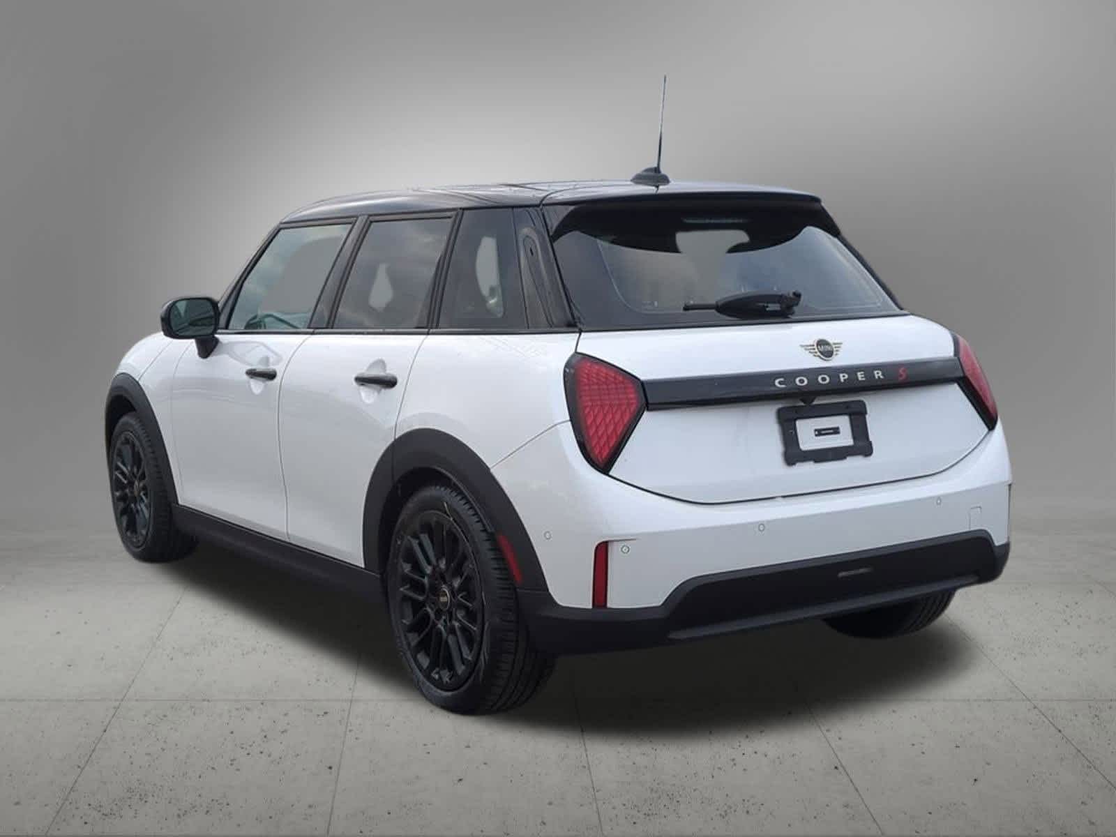 Thumbnail: 2025 MINI Cooper Hardtop - 4