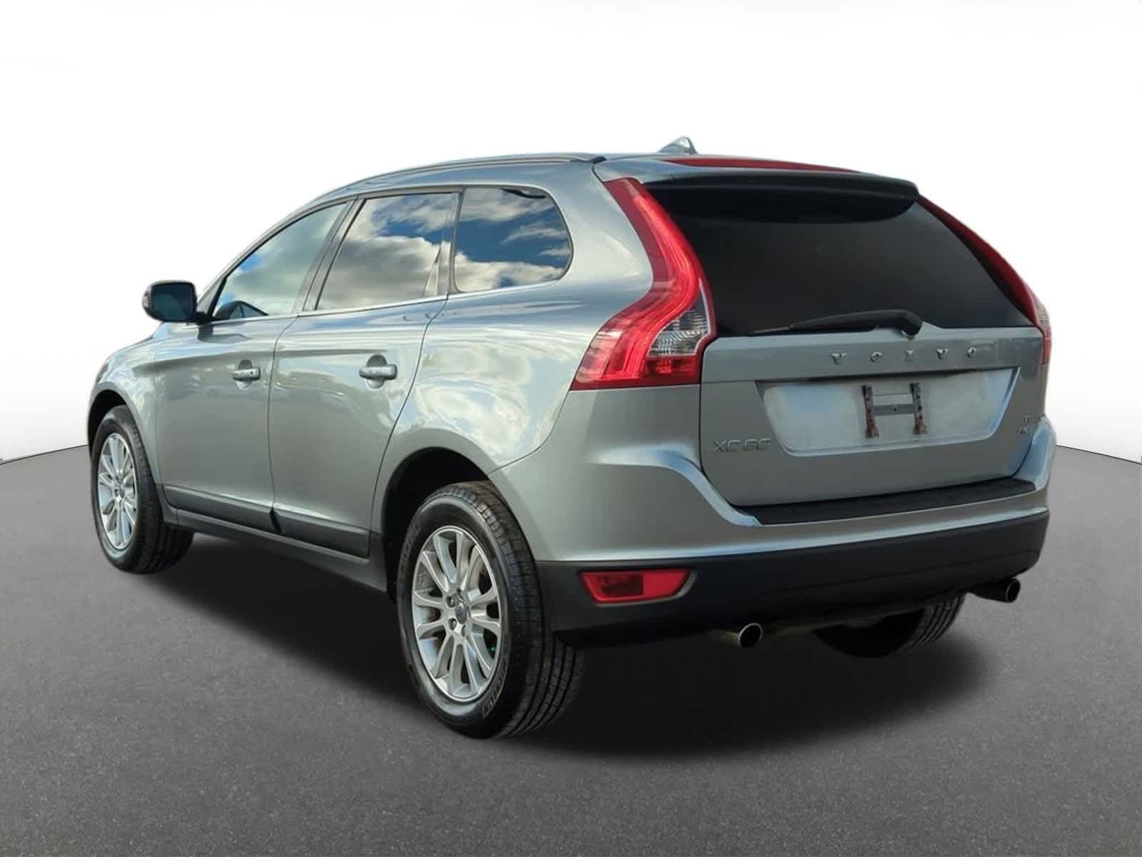 Thumbnail: 2010 Volvo XC60 - 4