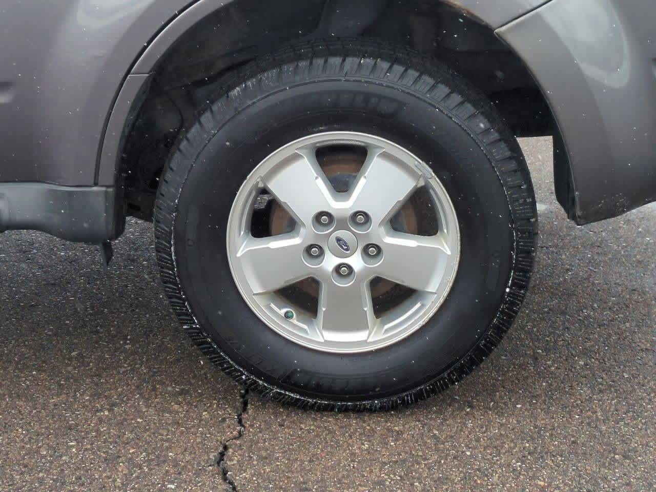 Thumbnail: 2011 Ford Escape - 13