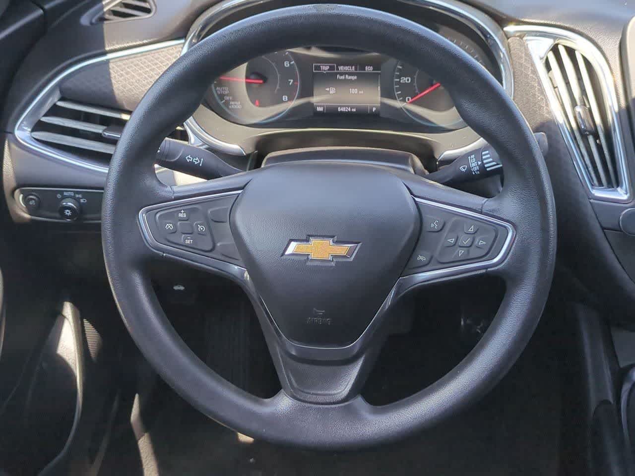 Thumbnail: 2017 Chevrolet Malibu - 21