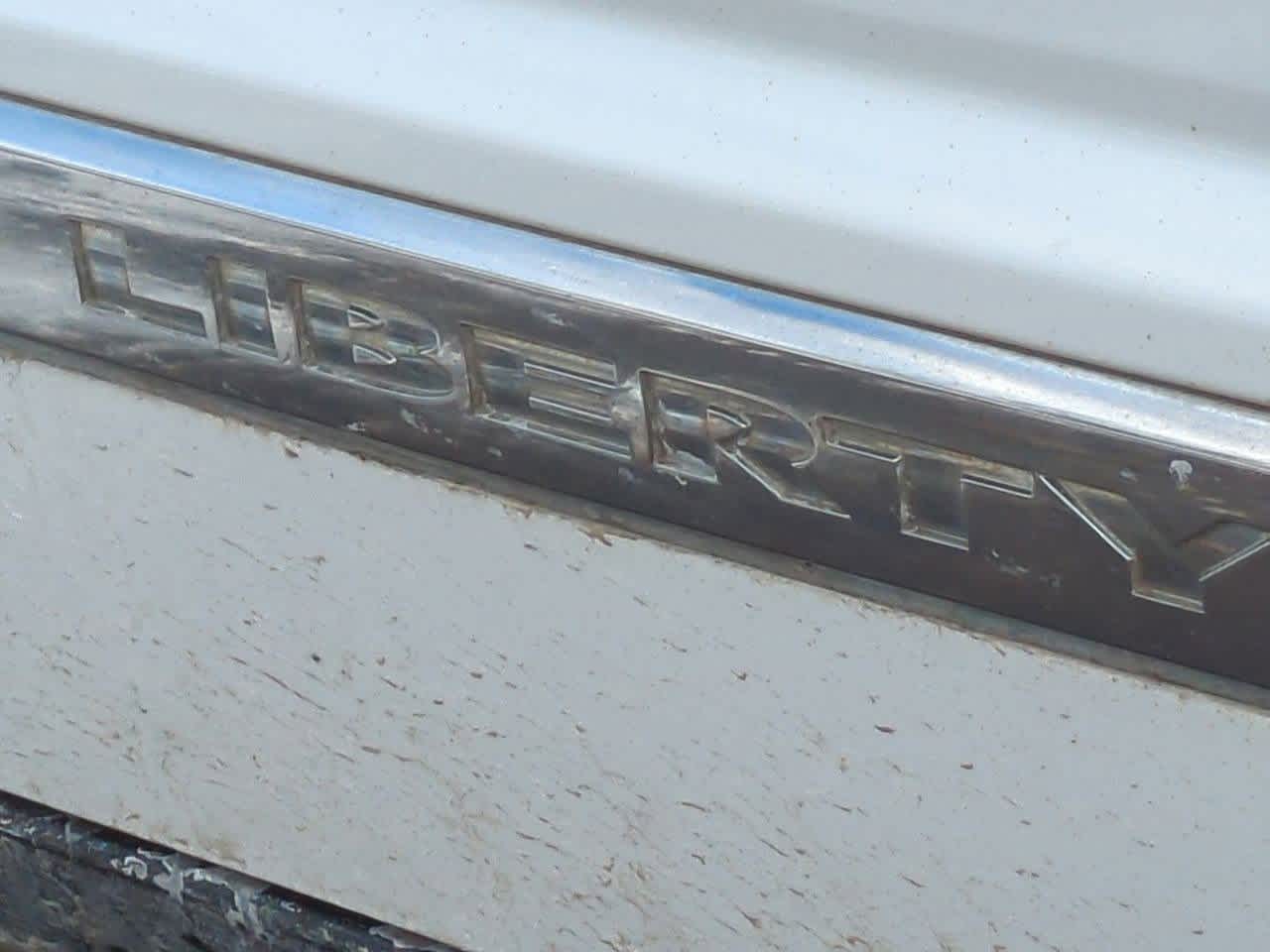 Thumbnail: 2012 Jeep Liberty - 12