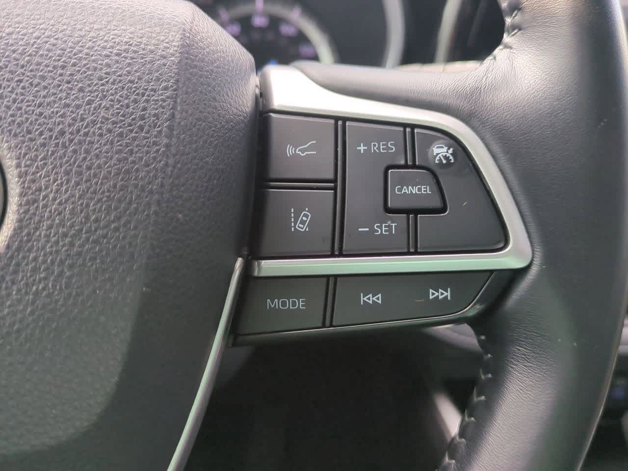 Thumbnail: 2022 Toyota Highlander - 26