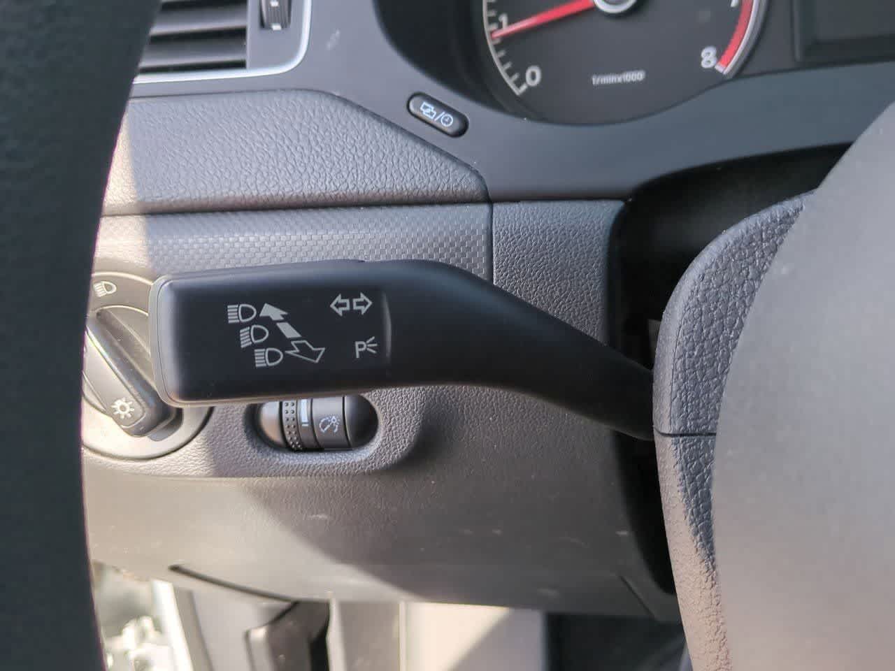 Thumbnail: 2014 Volkswagen Jetta - 26