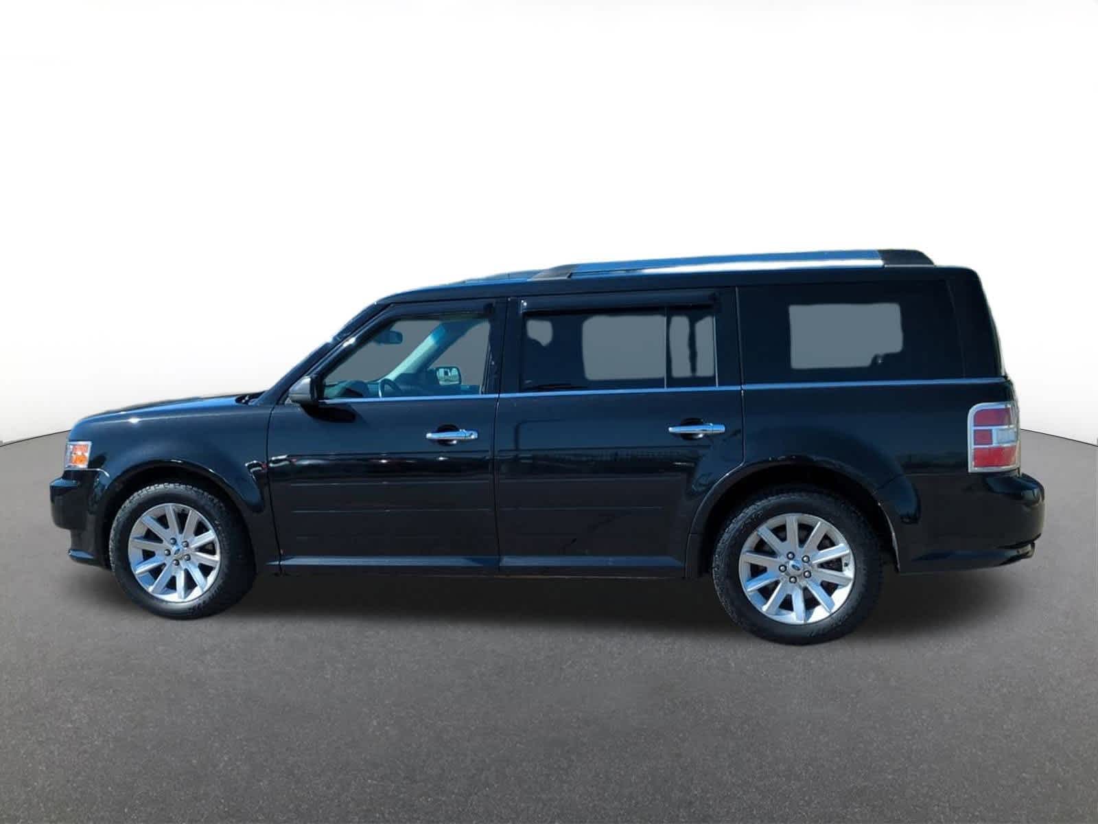 Thumbnail: 2010 Ford Flex - 3