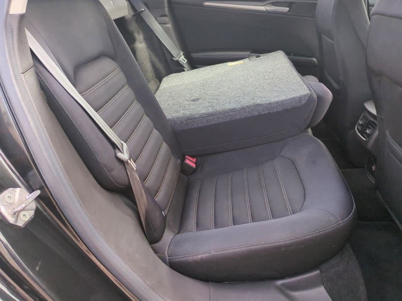 Thumbnail: 2013 Ford Fusion - 18