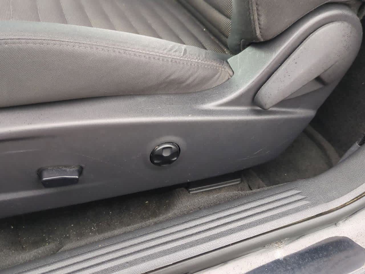 Thumbnail: 2014 Dodge Challenger - 15