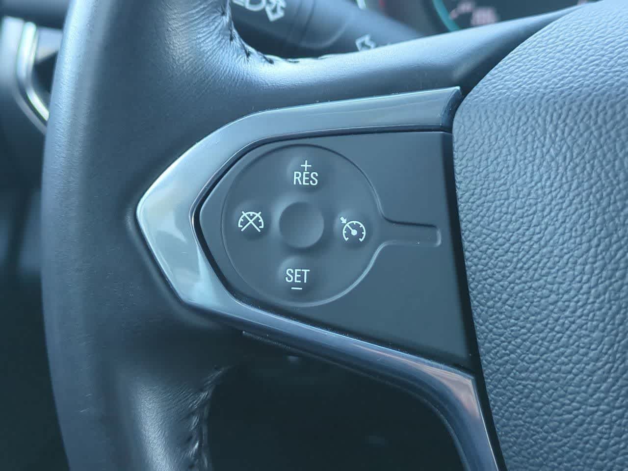 Thumbnail: 2021 Chevrolet Traverse - 24