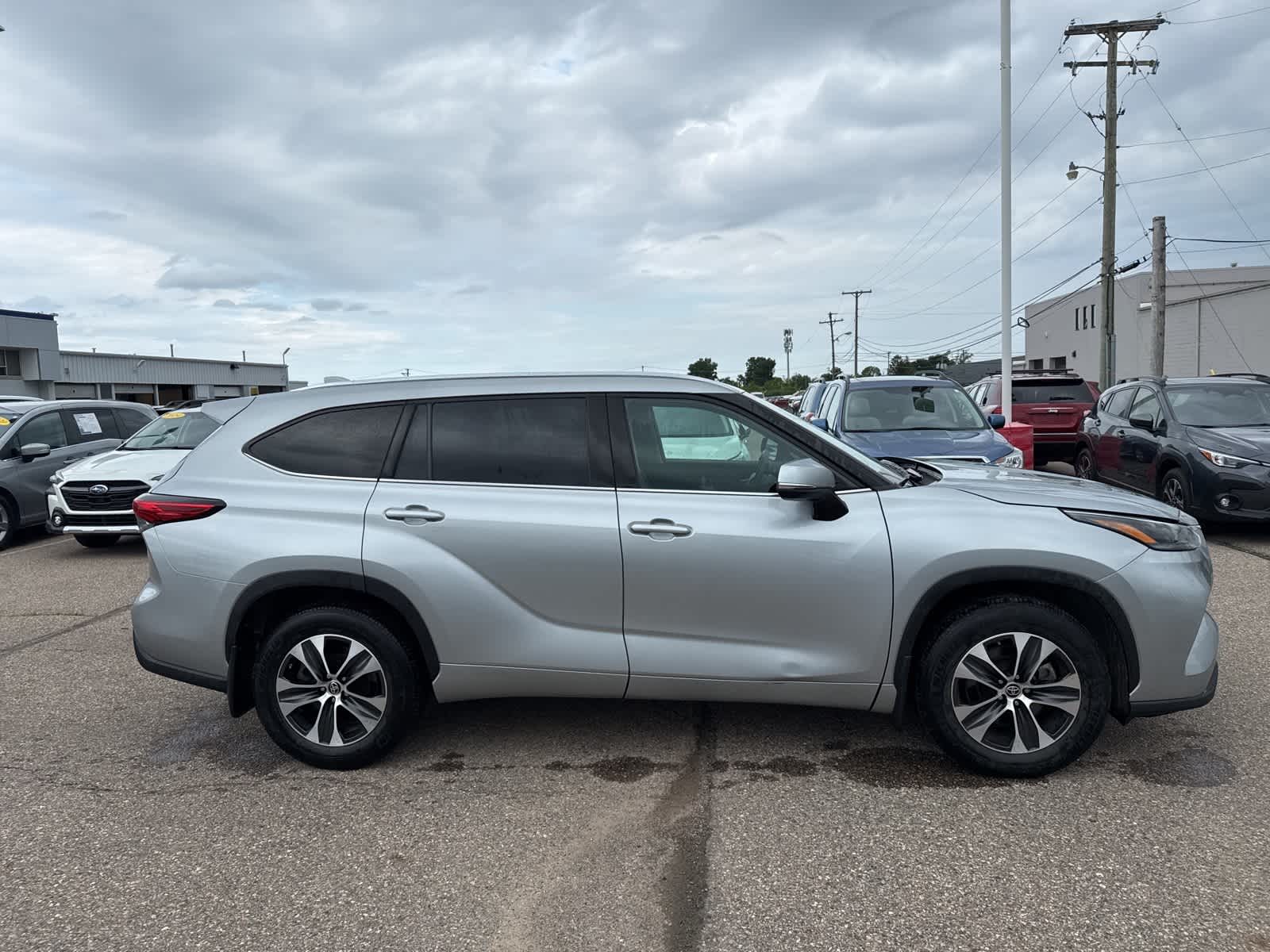 Thumbnail: 2021 Toyota Highlander - 9