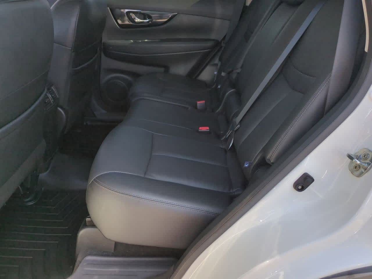 Thumbnail: 2020 Nissan Rogue - 18