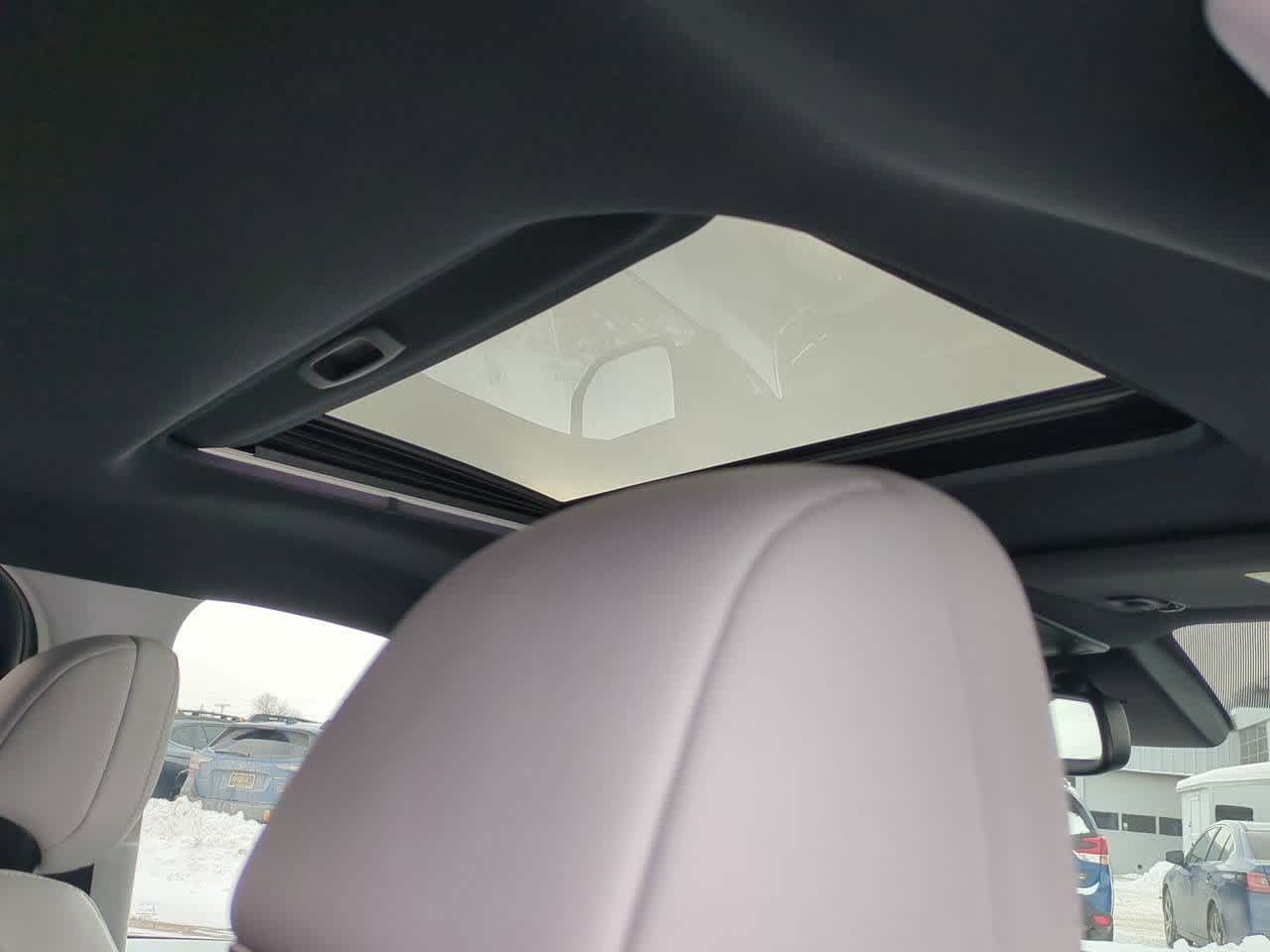 Thumbnail: 2025 Toyota Sienna - 22